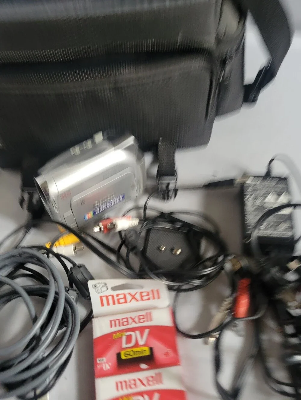 Canon zr 600 digital camcorder